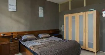 Self Check Inn Apartment Roterdão