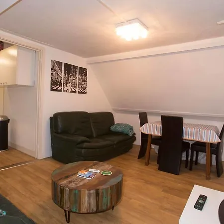 Self Check Inn Apartment Botel Rotterdam